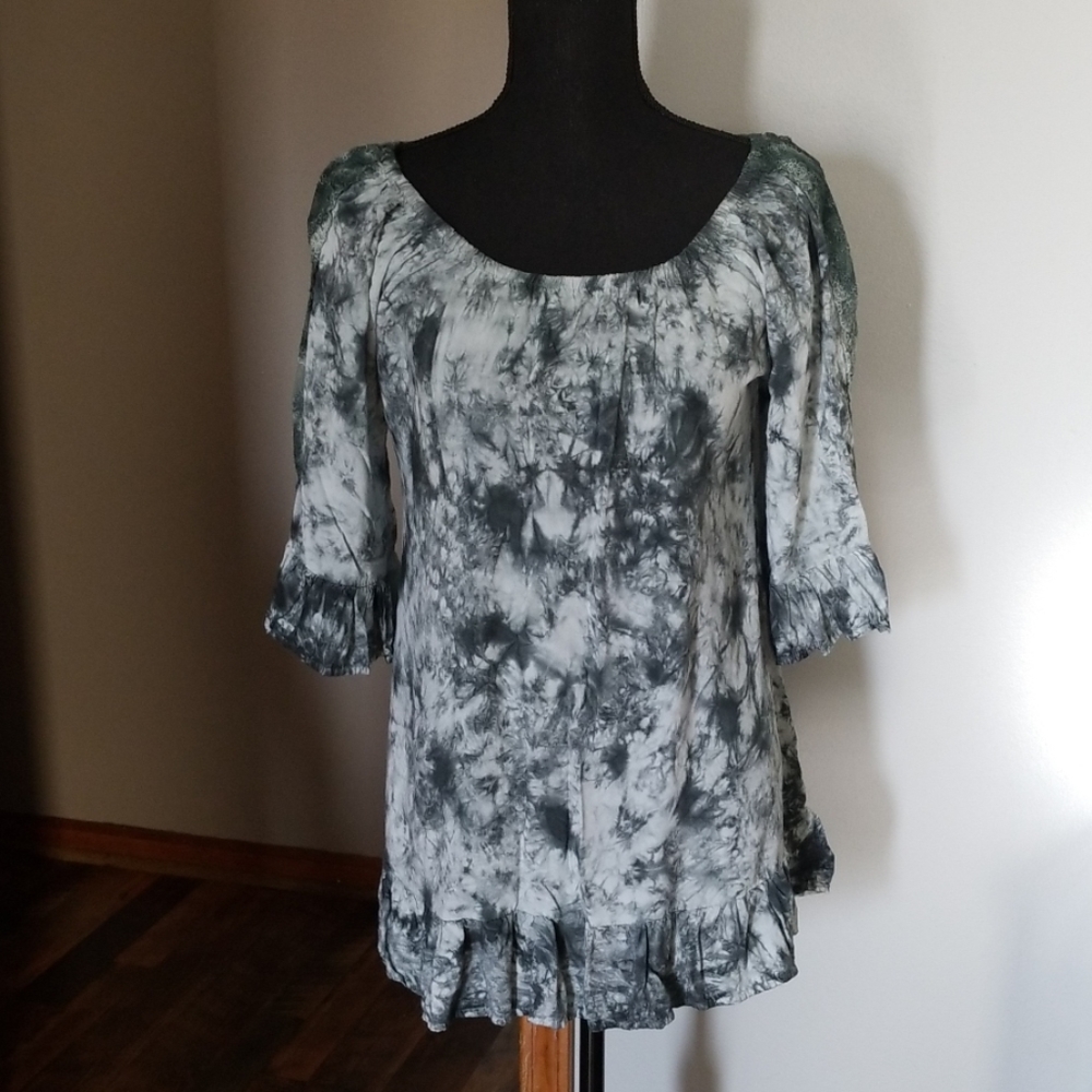 Scoop neck tunic one size